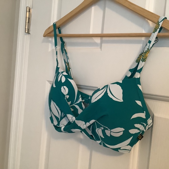 NWOT- La Vie En Rose Push Up Bikini Top - Picture 3 of 5